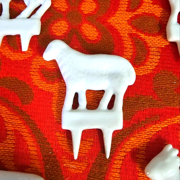 5 Vintage Porcelain Garden Markers Cows, Goats & a Sheep - Picture 3 of 5